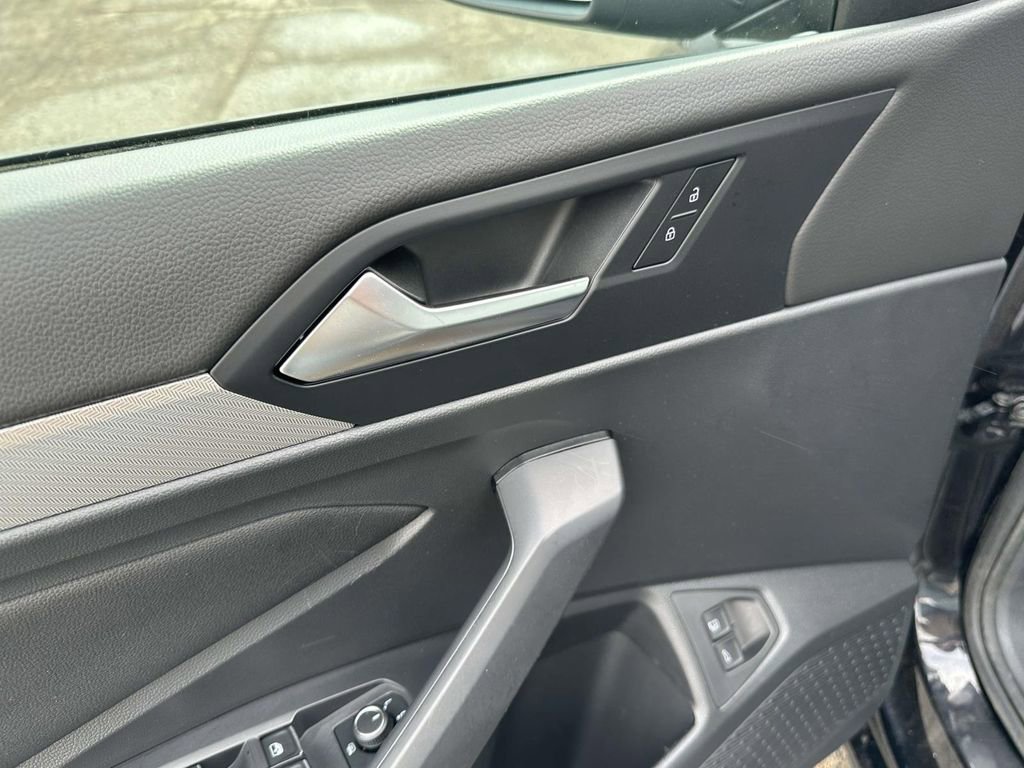 Certified 2021 Volkswagen Jetta SE w/ SE Cold Weather Package image 18