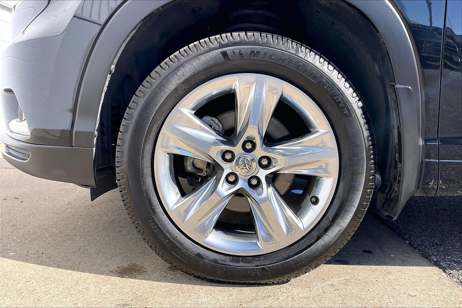 Used 2014 Toyota Highlander Limited Platinum AWD/4WD image 11