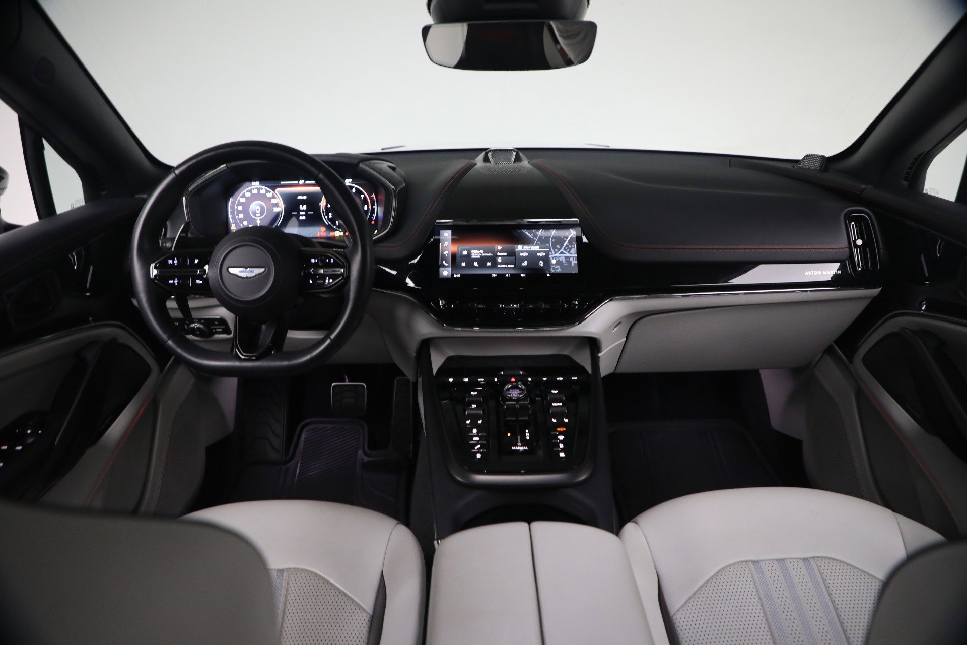 Used 2025 Aston Martin DBX 707 image 29