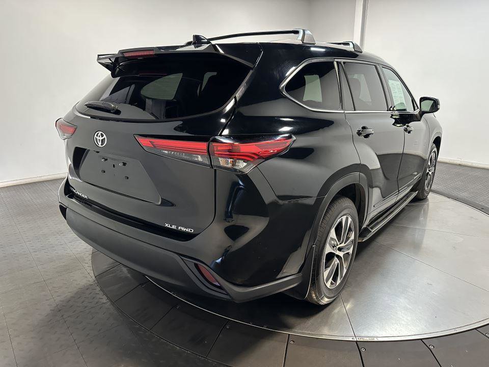 Certified 2022 Toyota Highlander XLE image 13