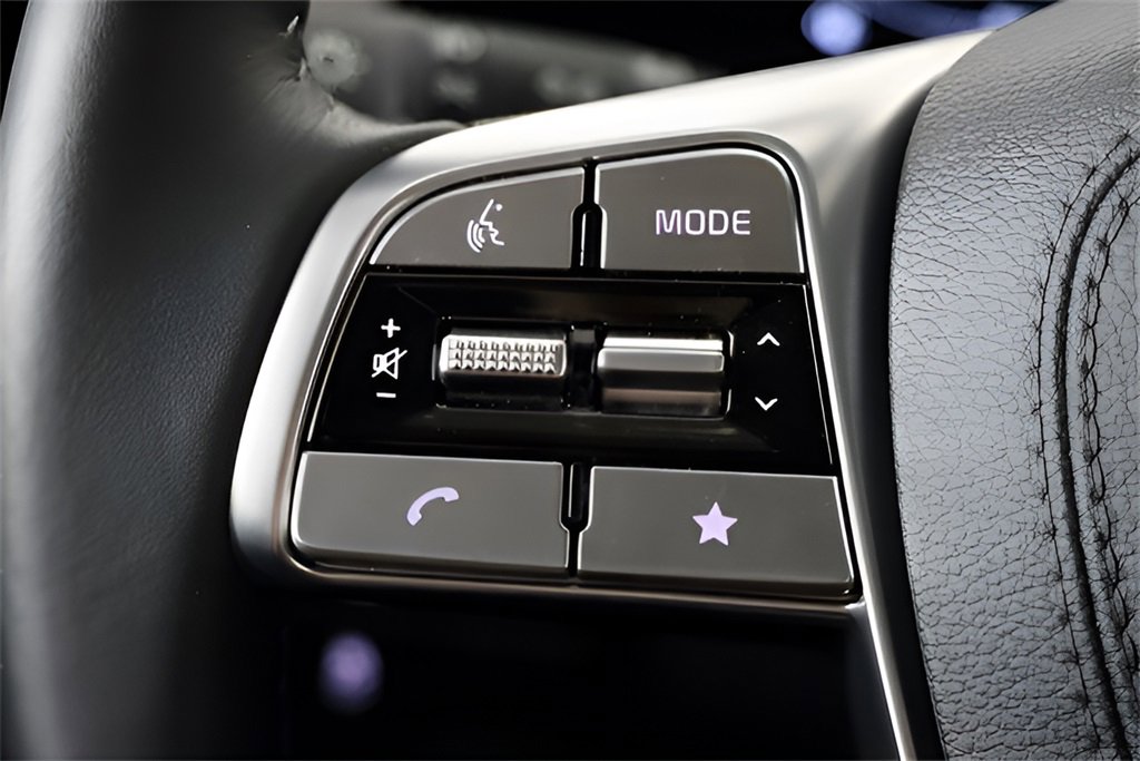 Used 2024 Kia Telluride LX image 17