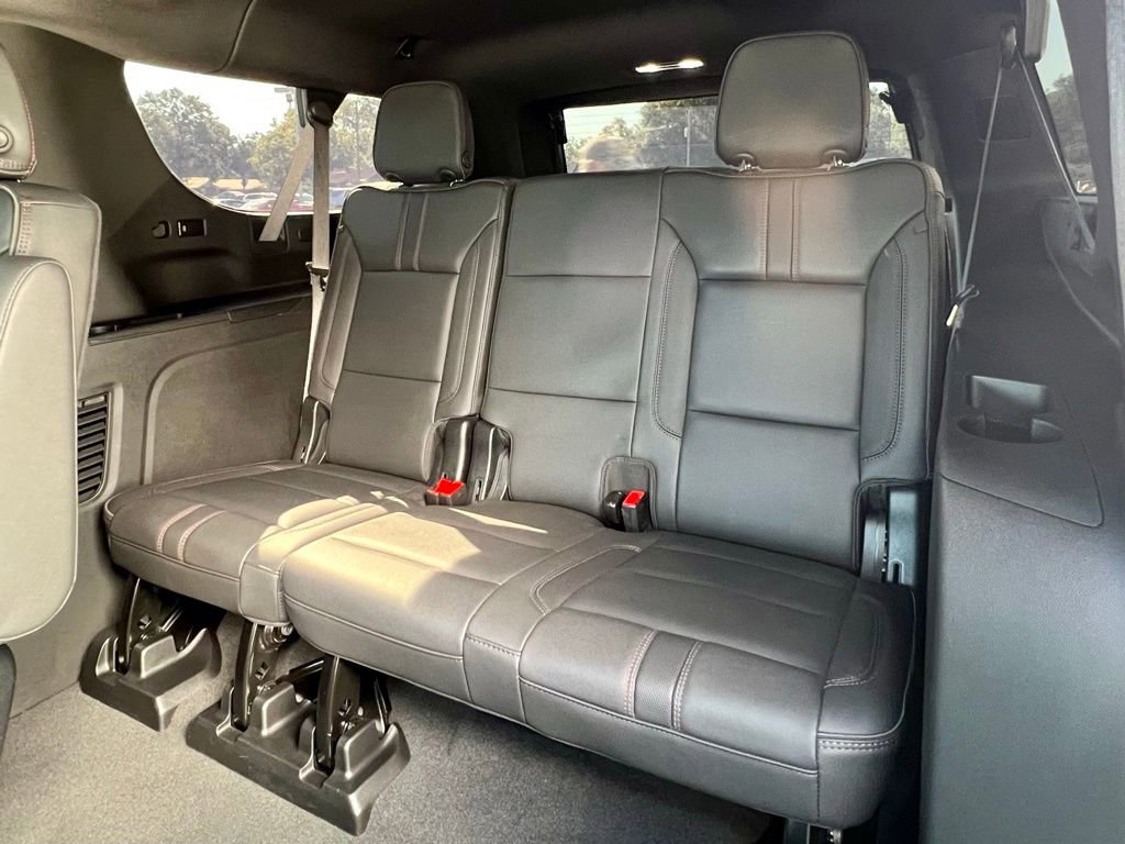 Used 2023 Chevrolet Suburban RST w/ Luxury Package image 23