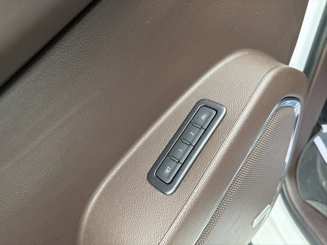 Used 2019 Chevrolet Suburban Premier AWD/4WD image 13