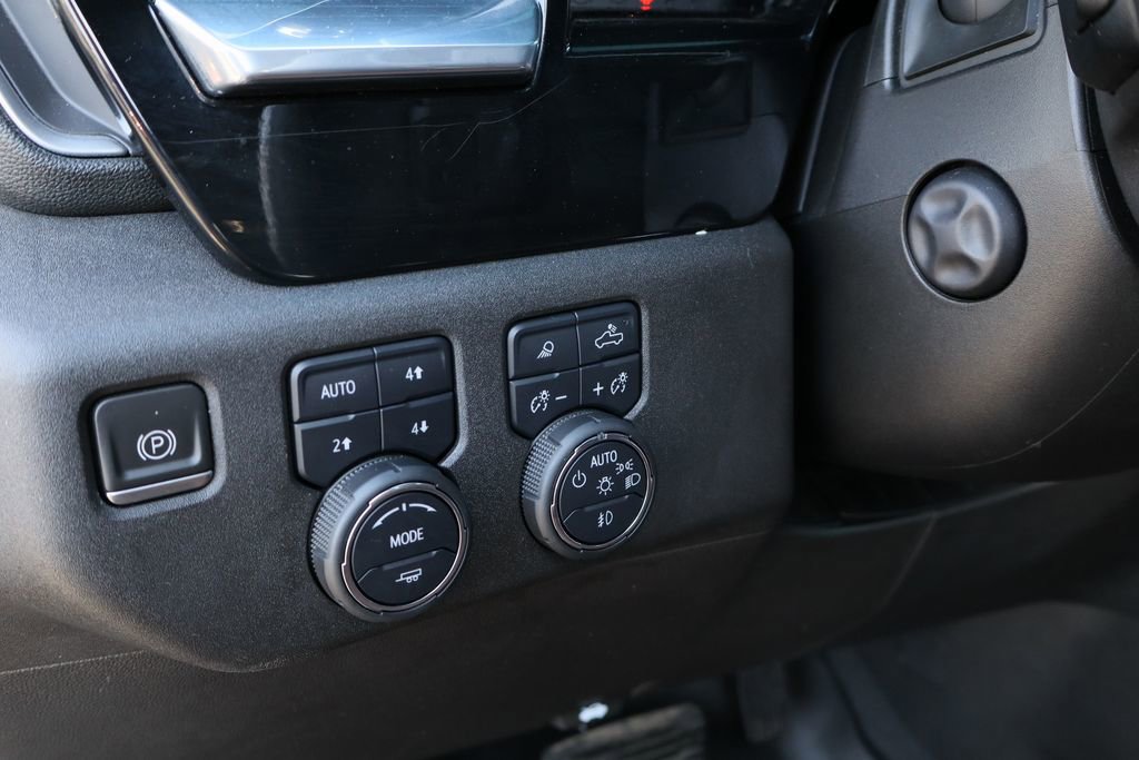 Used 2023 Chevrolet Silverado 1500 High Country w/ Z71 Off-Road Package image 12