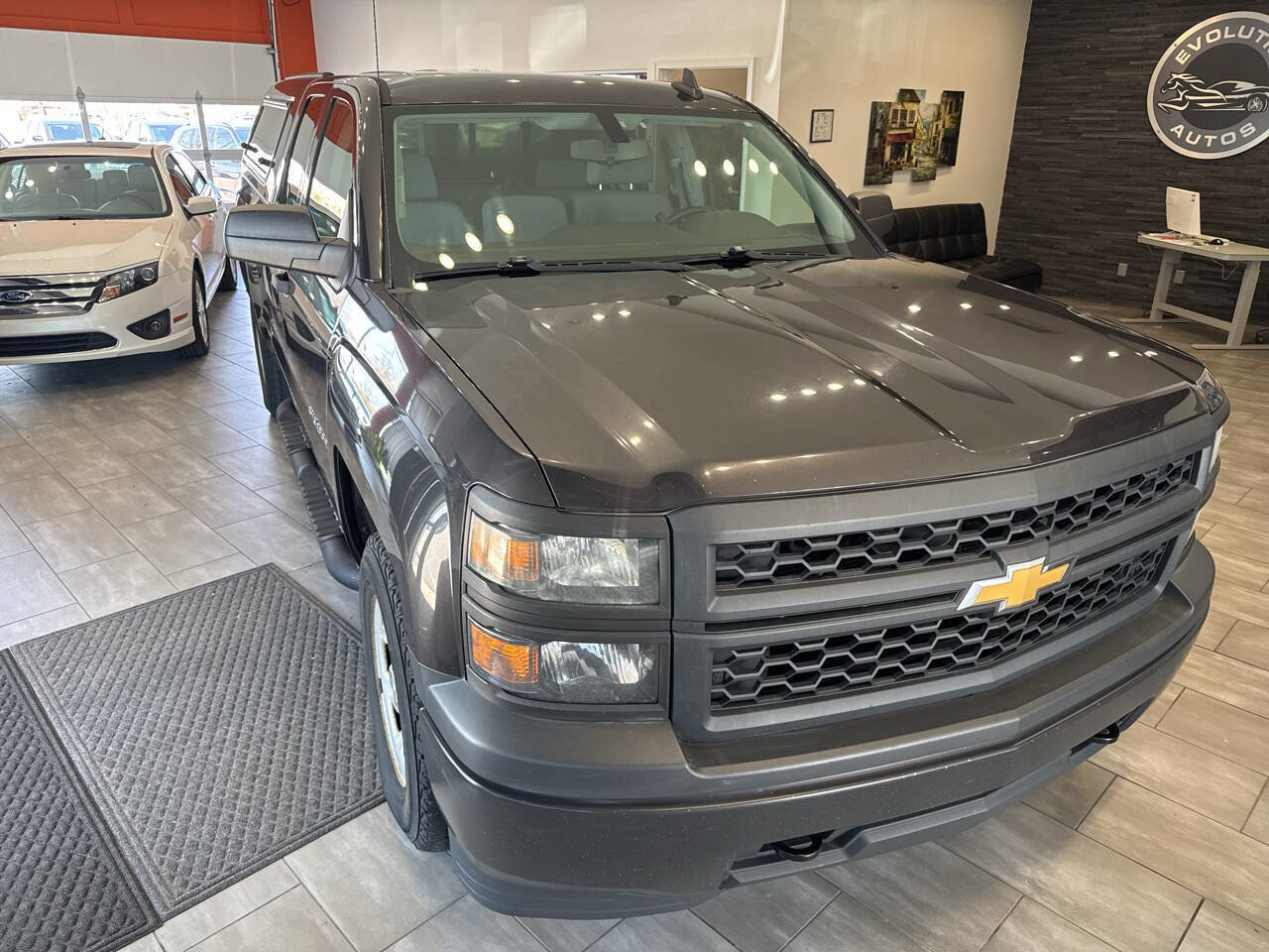 Used 2015 Chevrolet Silverado 1500 W/T w/ Trailering Package image 2