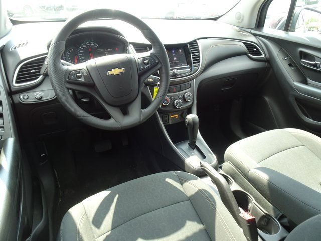 Used 2022 Chevrolet Trax LS w/ Tint and Cruise Package AWD/4WD image 13