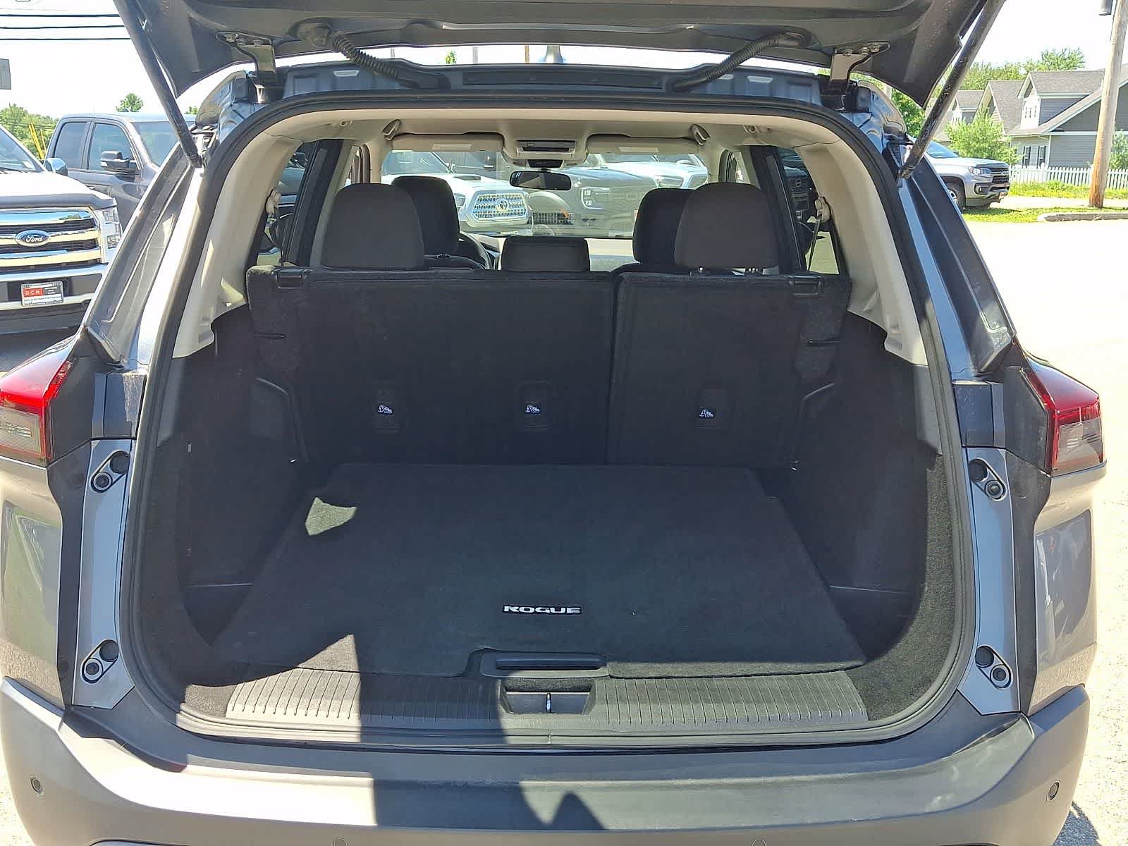 Used 2023 Nissan Rogue SV AWD/4WD image 29