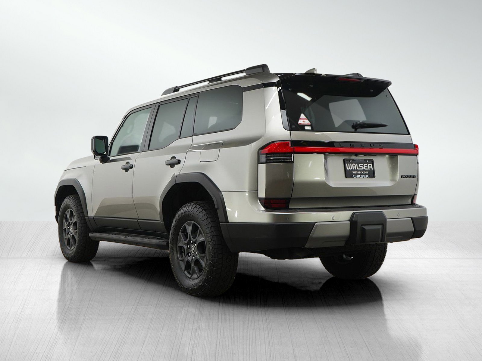 Used 2024 Lexus GX 550 image 3