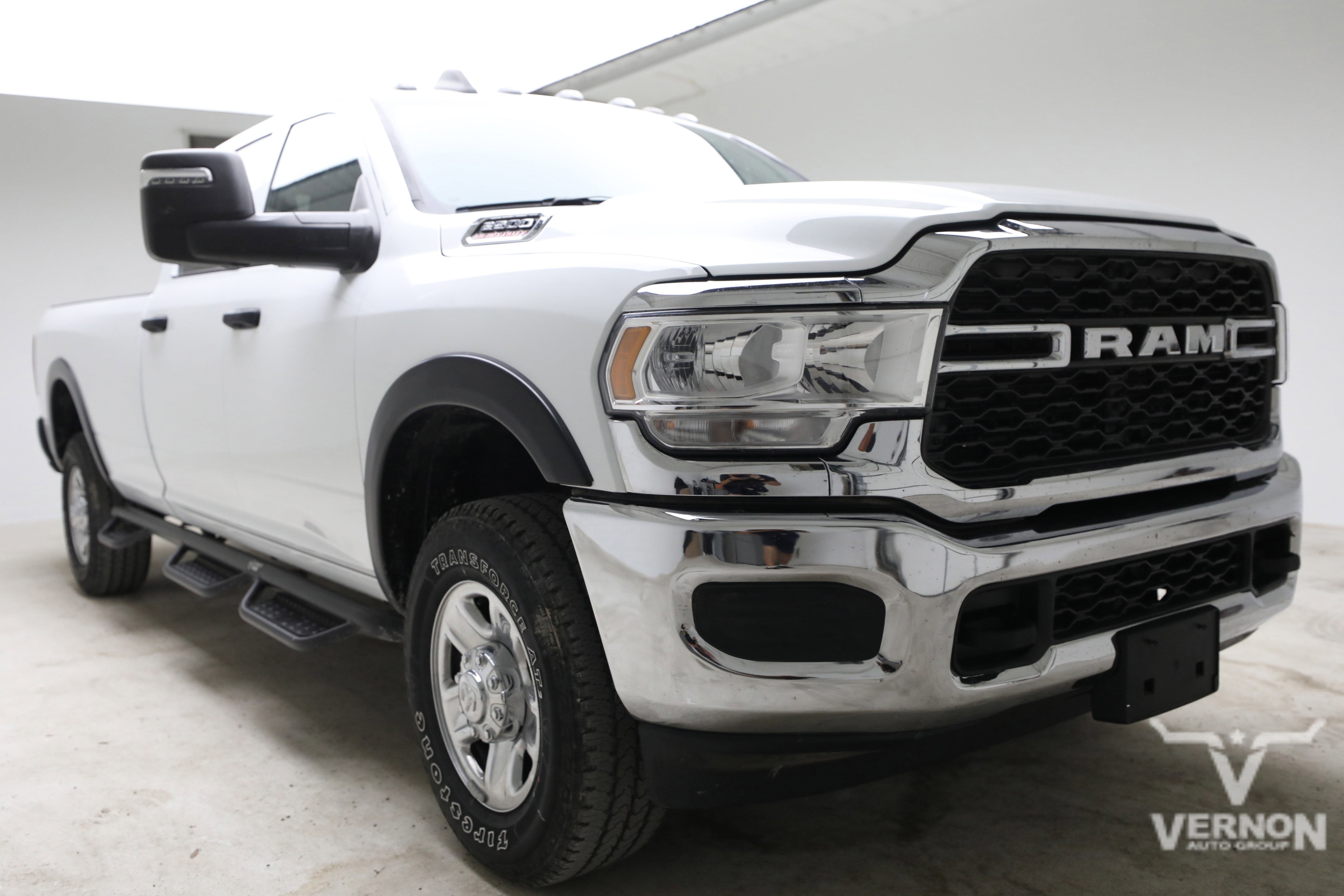 Used 2024 RAM 2500 Tradesman w/ Chrome Appearance Group AWD/4WD image 7