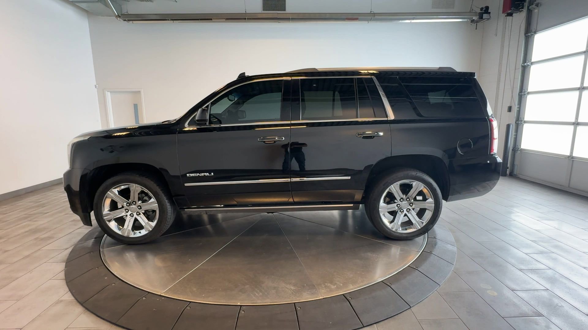 Used 2019 GMC Yukon Denali w/ Denali Ultimate Package AWD/4WD image 5