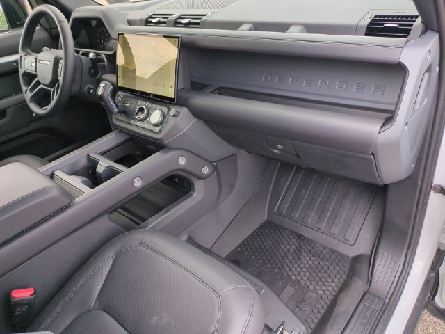 New 2026 Land Rover Defender 130 X-Dynamic SE AWD/4WD image 19