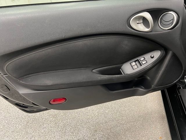Used 2019 Nissan 370Z Coupe RWD image 23