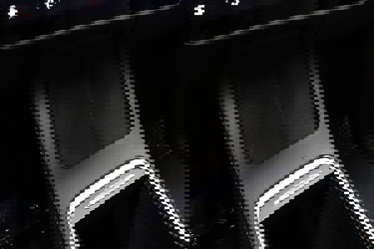 Used 2022 Tesla Model Y Long Range image 29