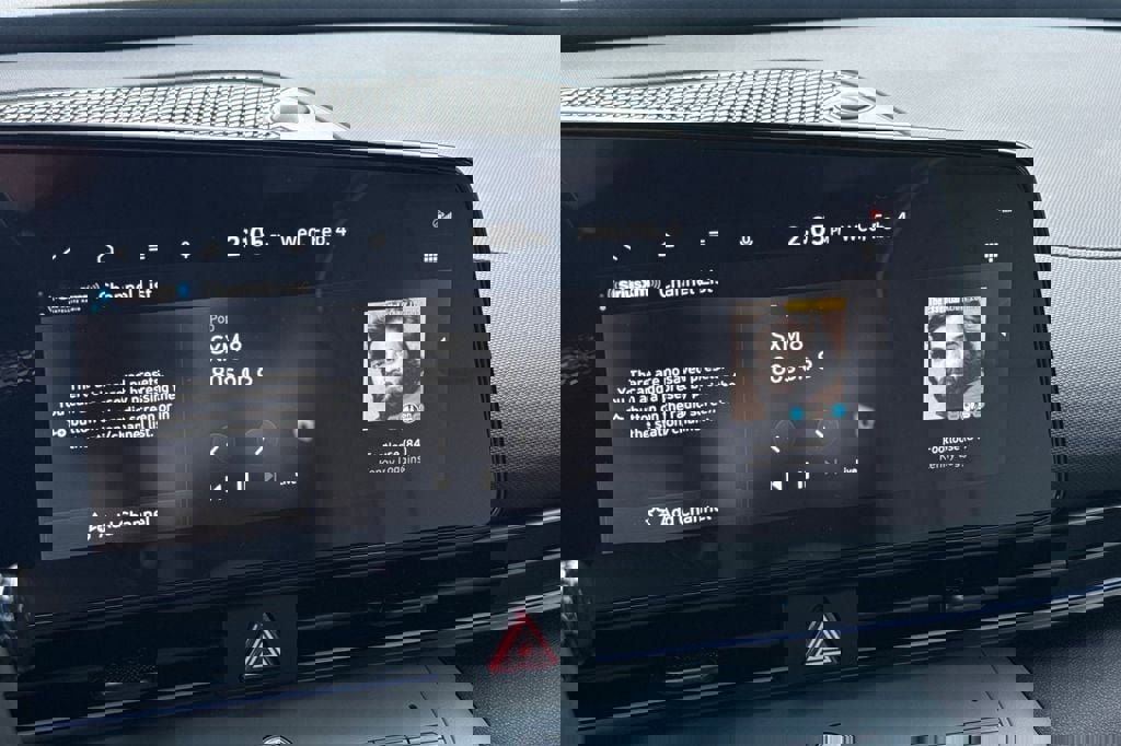 Used 2025 Hyundai Elantra Limited image 15