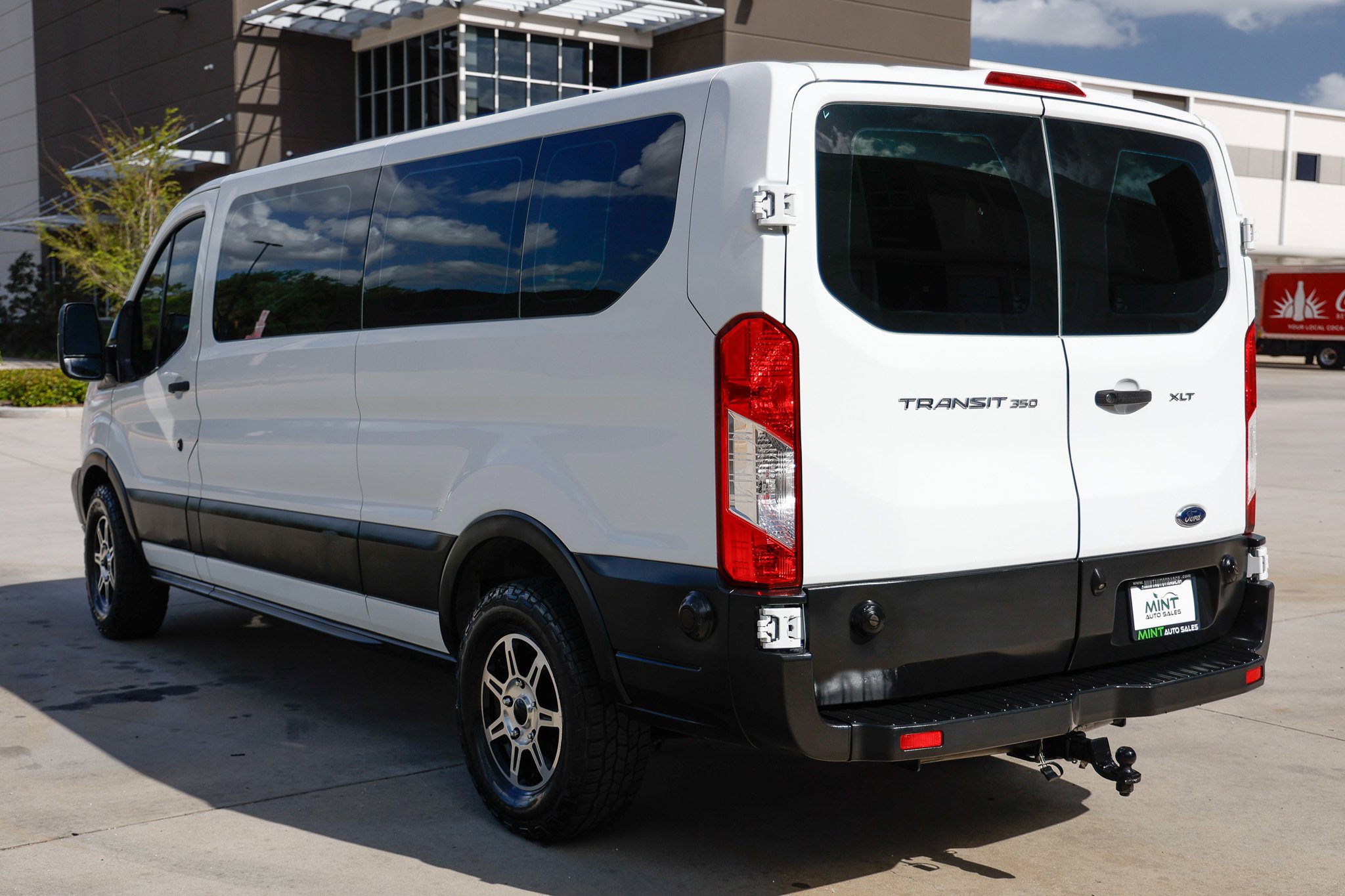 Used 2019 Ford Transit 350 XLT RWD image 8