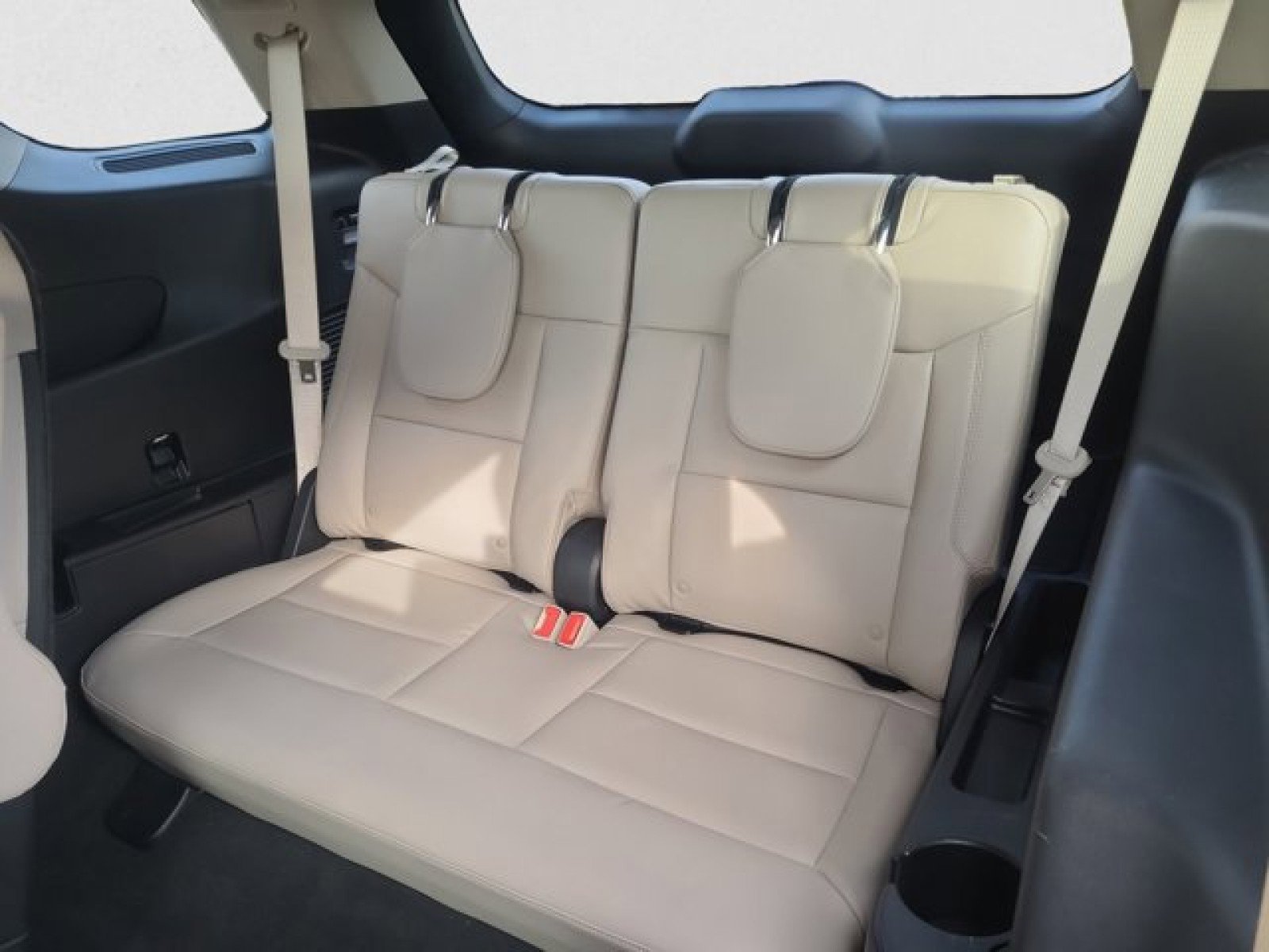 Used 2022 Ford Explorer Limited w/ Equipment Group 301A AWD/4WD image 20
