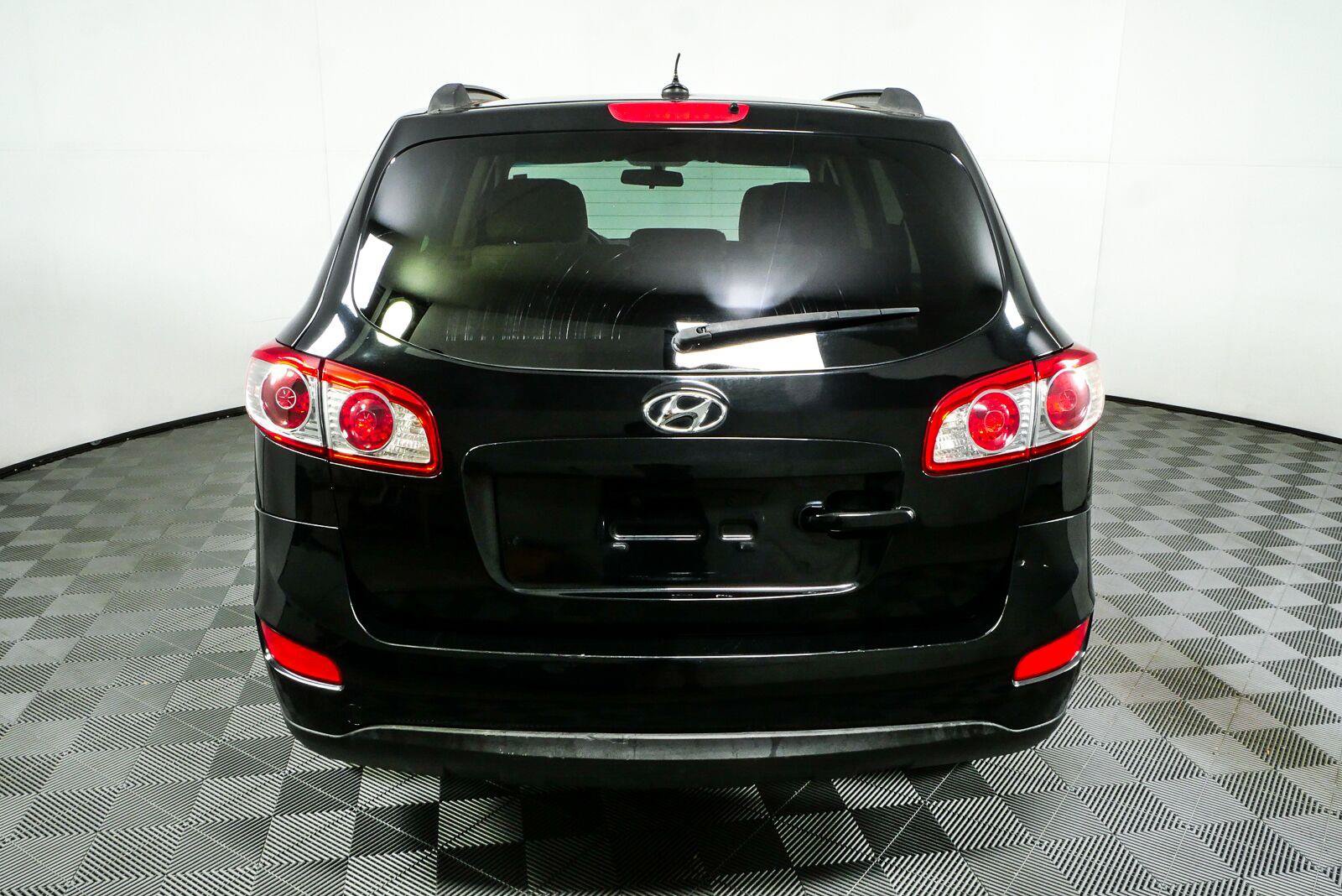 Used 2011 Hyundai Santa Fe GLS FWD image 25