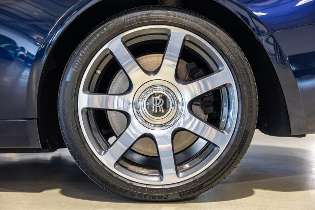 Used 2017 Rolls-Royce Wraith RWD image 21