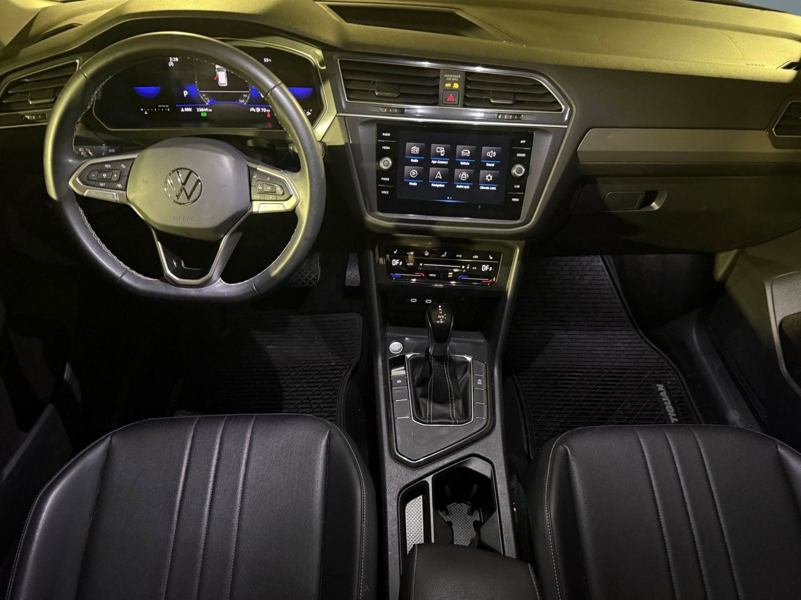 Used 2023 Volkswagen Tiguan SE image 23