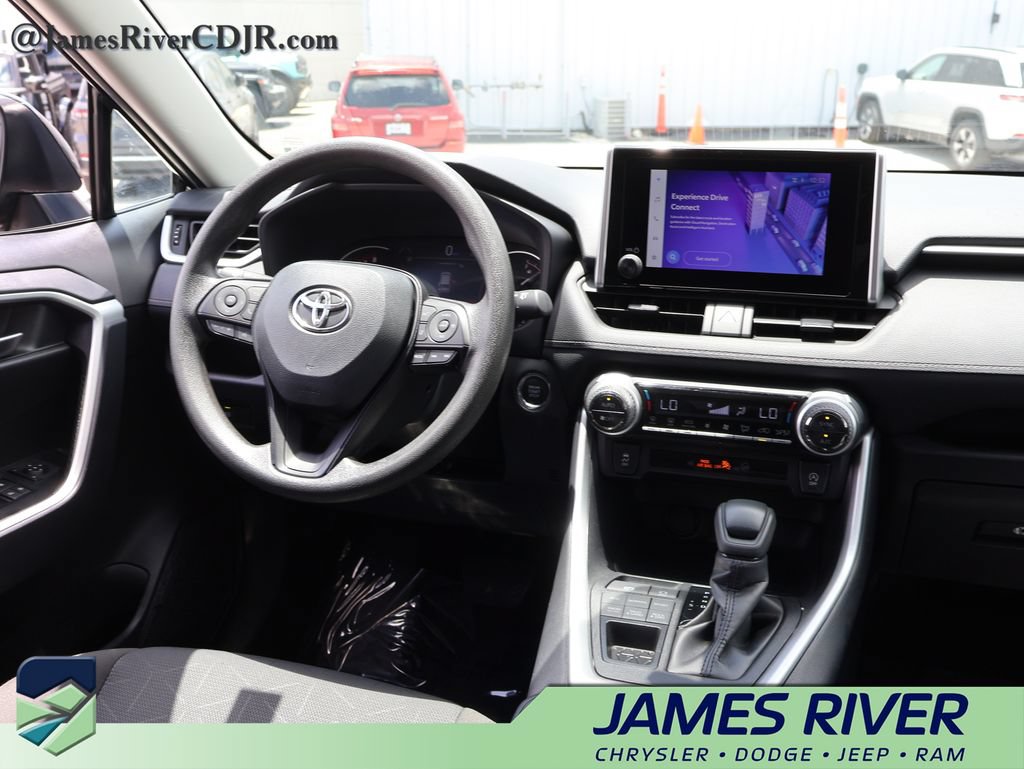 Used 2025 Toyota RAV4 XLE AWD/4WD image 13