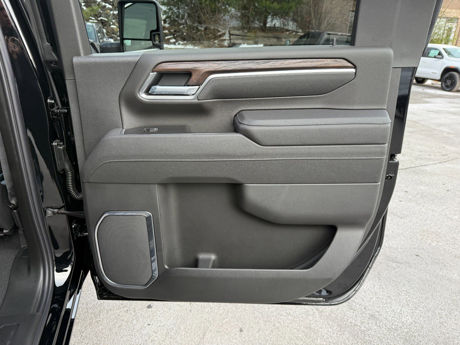 New 2026 GMC Sierra 2500 SLT w/ SLT Convenience Package image 21