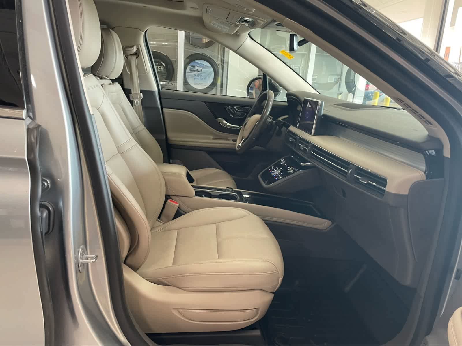 Used 2021 Lincoln Corsair AWD w/ Premium Package image 43