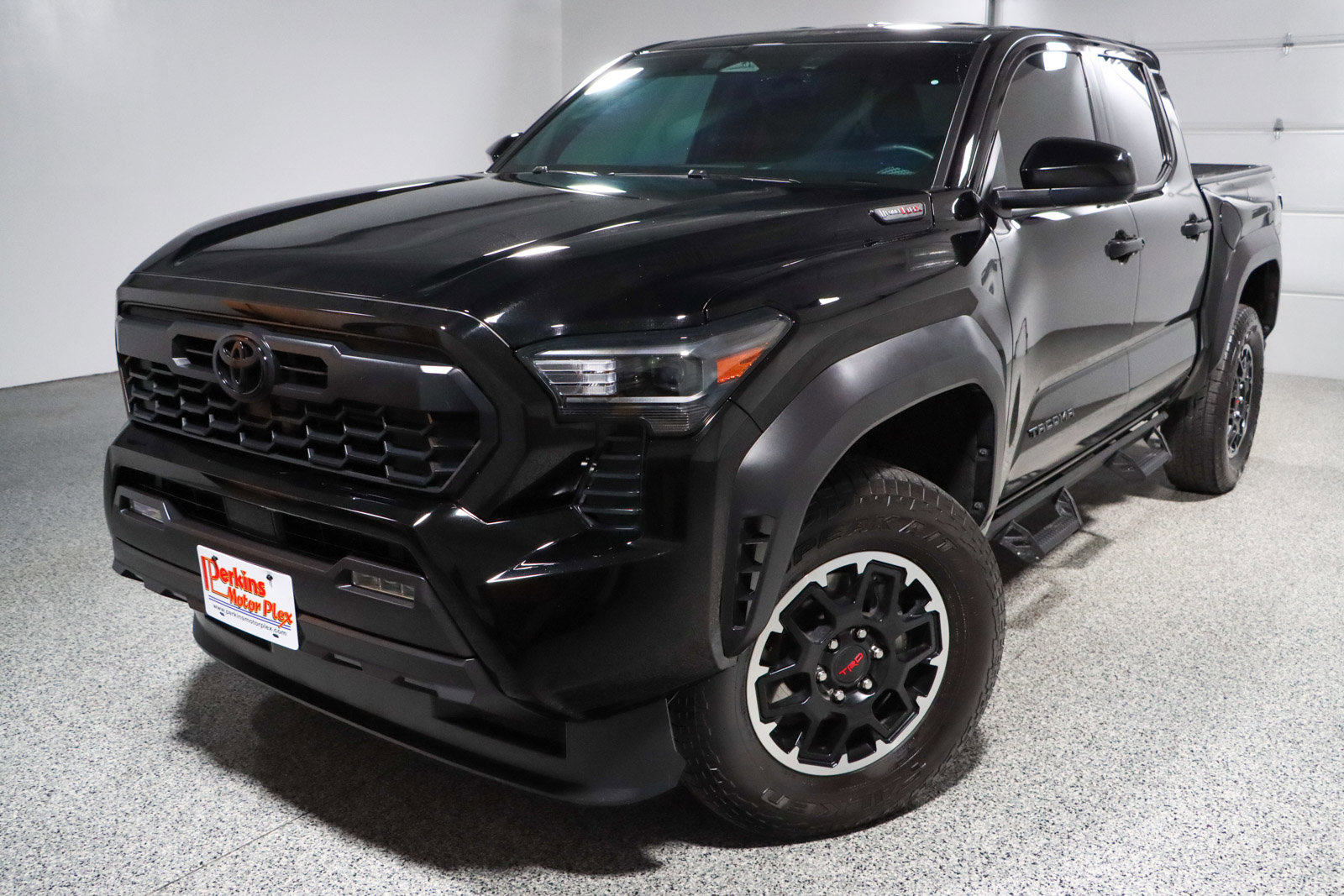 Used 2024 Toyota Tacoma TRD Off-Road AWD/4WD image 31