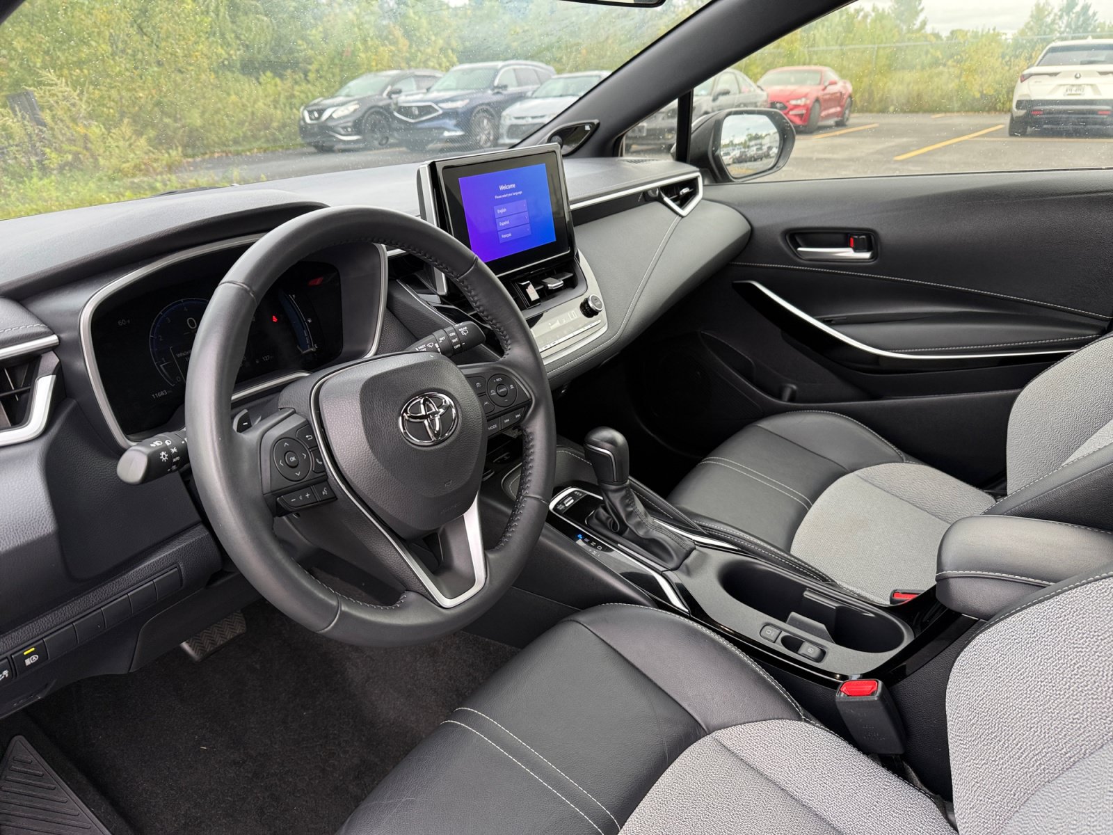 Used 2025 Toyota Corolla XSE FWD image 4