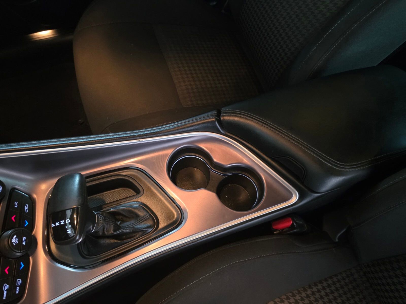 Used 2022 Dodge Challenger R/T w/ Driver Convenience Group image 31