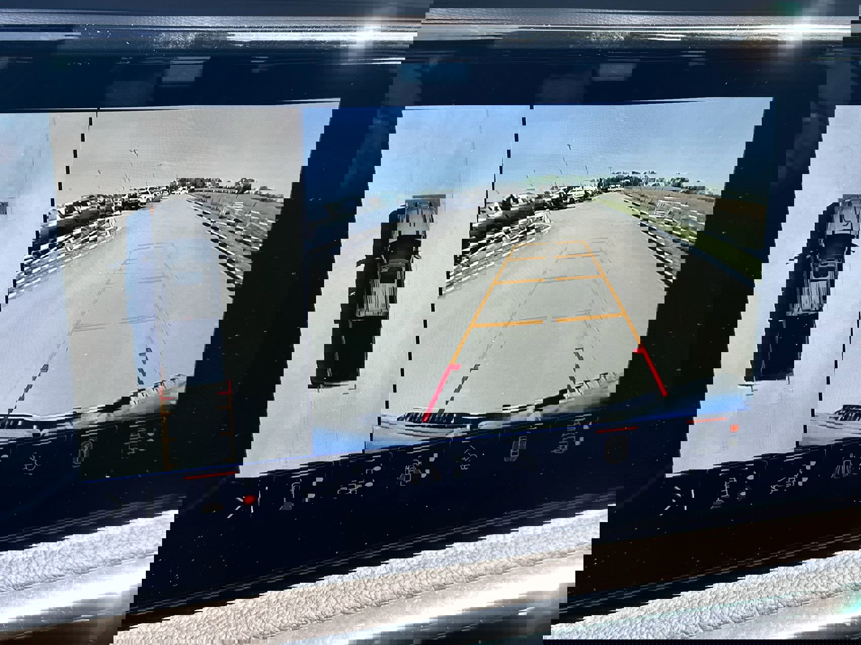 Used 2024 GMC Sierra 3500 Denali w/ Technology Package image 17