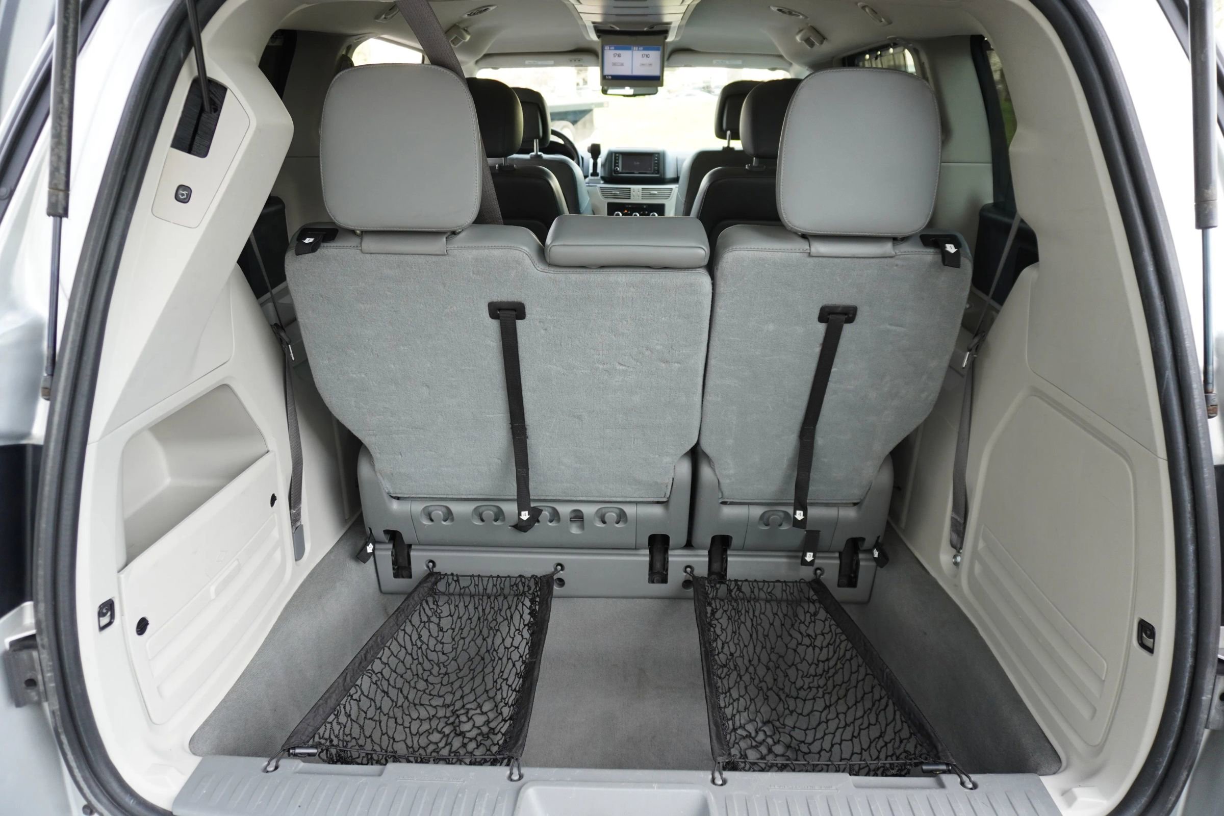 Used 2012 Volkswagen Routan SE FWD image 29