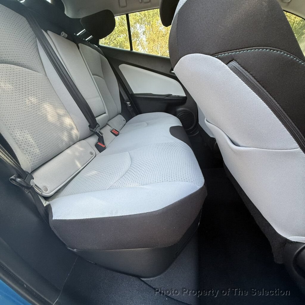 Used 2019 Toyota Prius LE FWD image 39