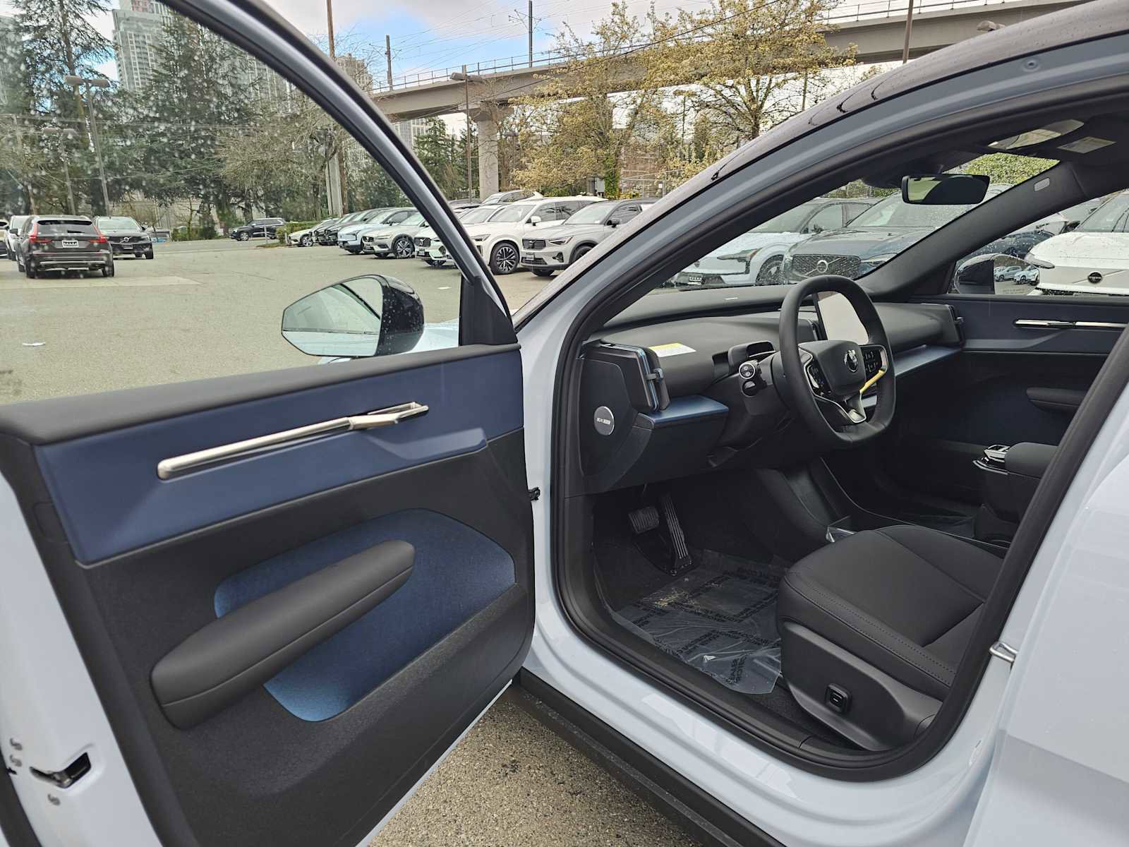 New 2026 Volvo EX30 Ultra w/ Protection Package Premier AWD/4WD image 27