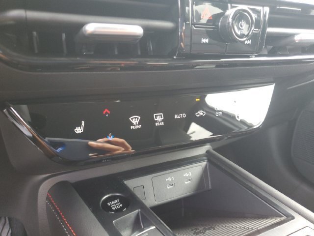 New 2027 Nissan Kicks SR w/ SR Premium Package FWD image 15