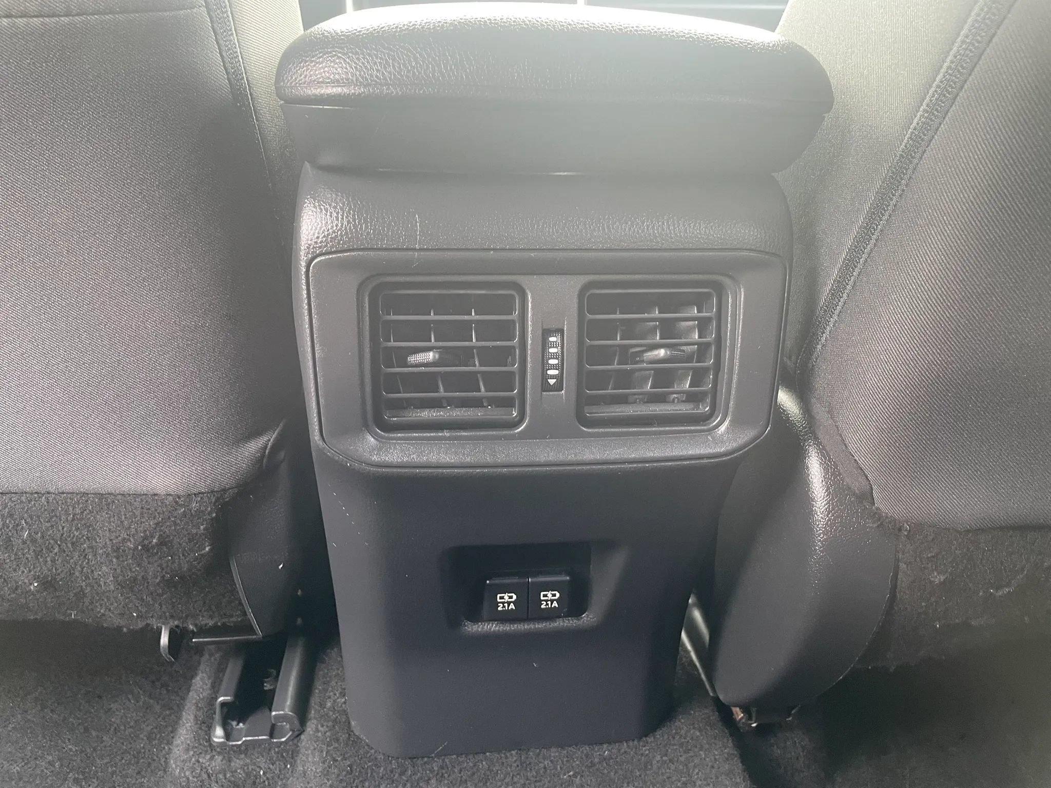 Used 2021 Toyota RAV4 XLE AWD/4WD image 16