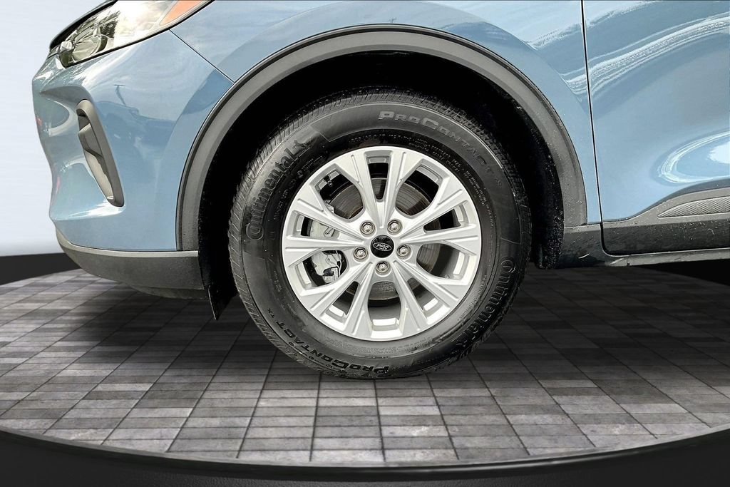 Used 2025 Ford Escape Active w/ Cold Weather Package FWD image 34