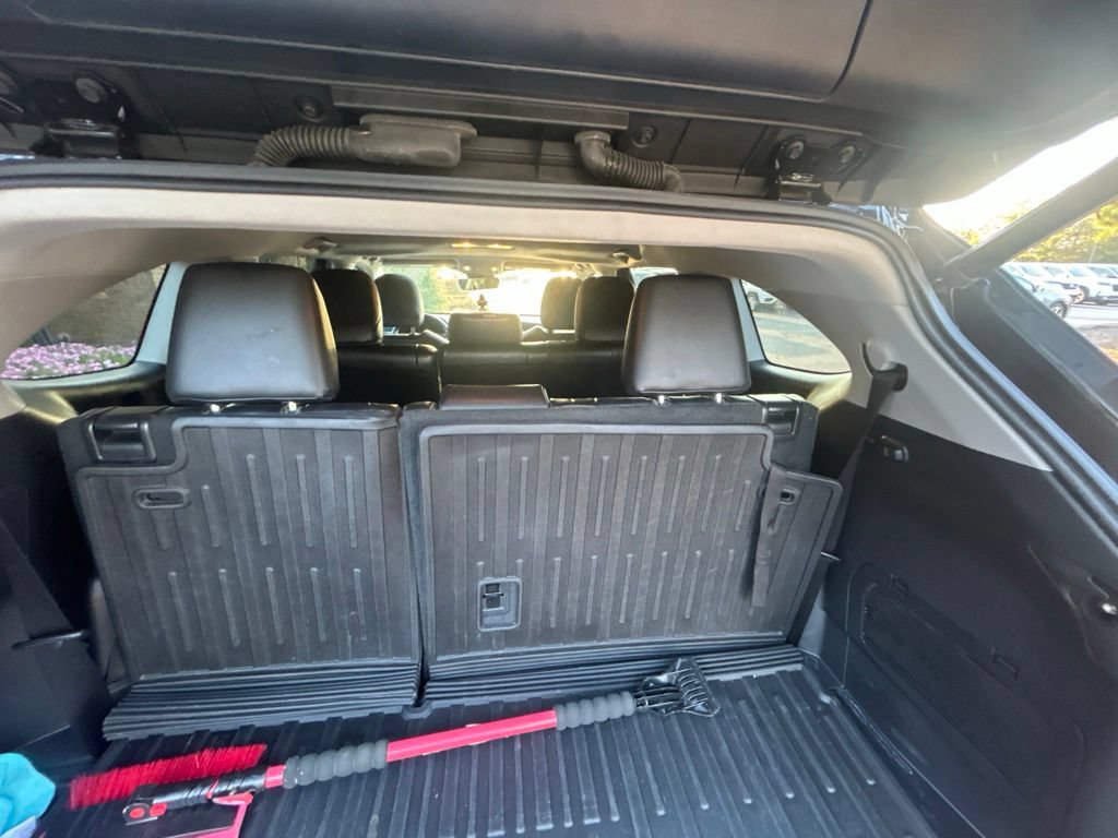 Used 2022 Toyota Highlander XLE AWD/4WD image 24