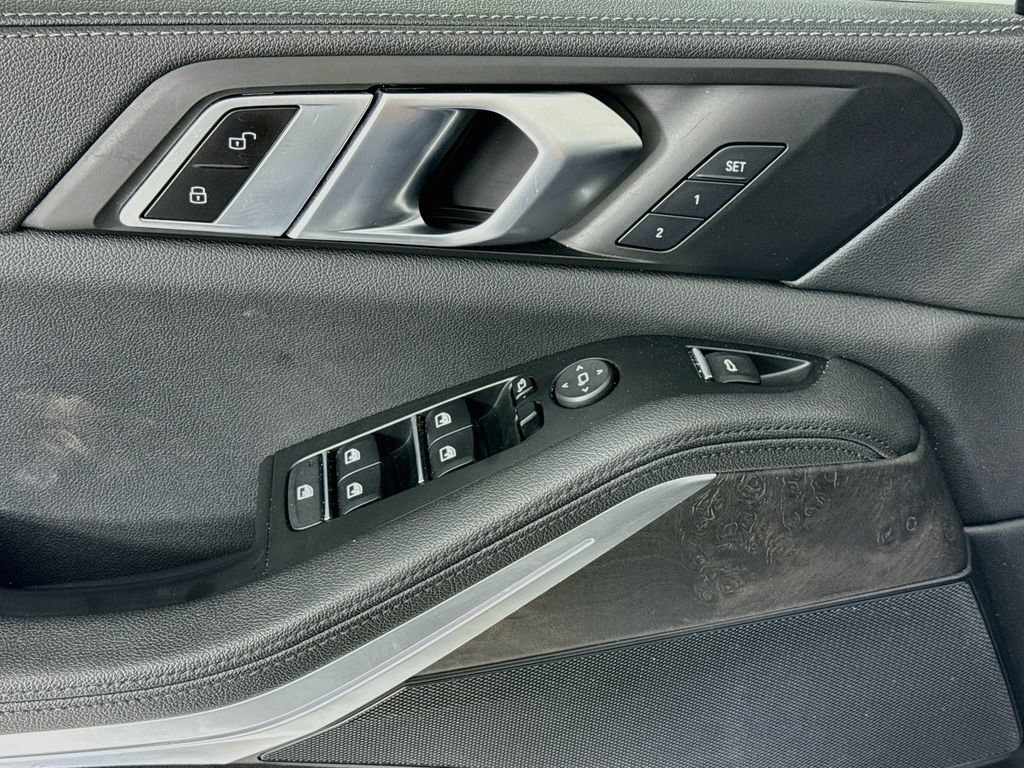 Used 2022 BMW X5 xDrive40i AWD/4WD image 11