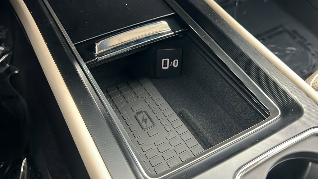 New 2025 Lincoln Corsair Premiere w/ Equipment Group 101A image 13