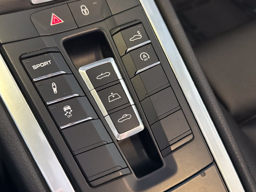 Used 2017 Porsche 911 Carrera RWD image 26