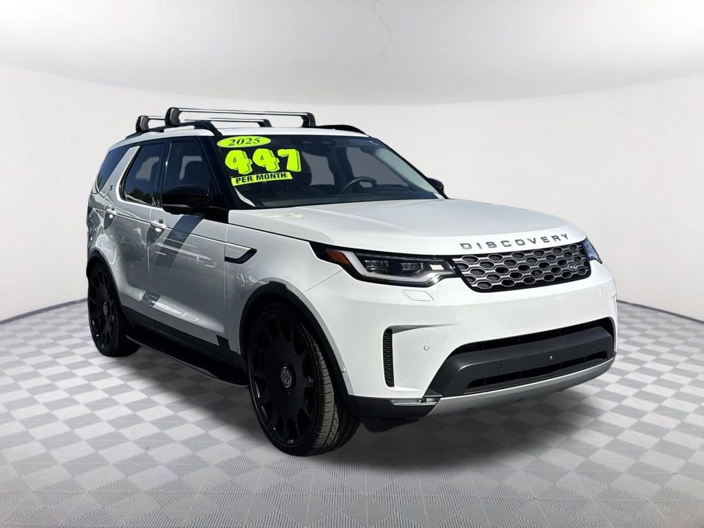 Used 2025 Land Rover Discovery S image 3