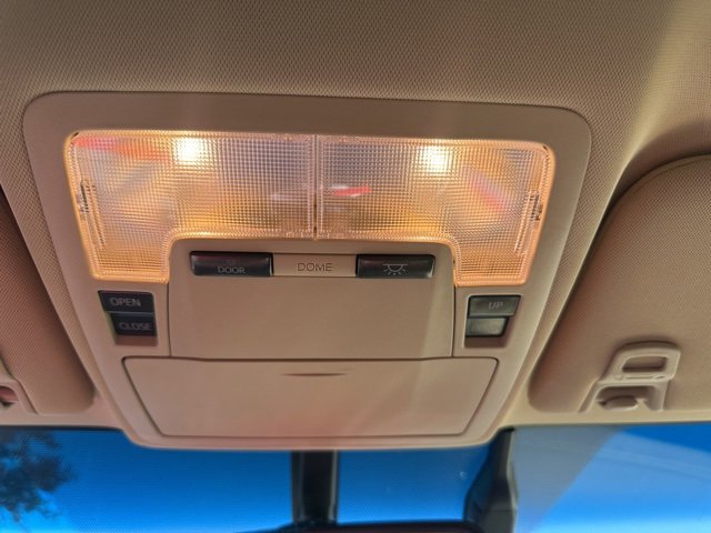 Used 2014 Toyota Avalon Limited image 28