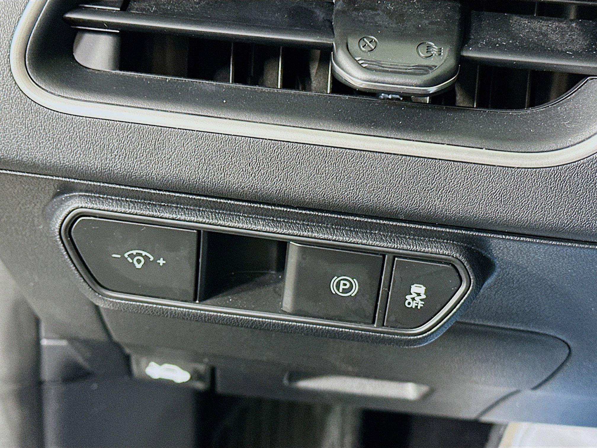 Used 2025 Kia K4 LXS image 17