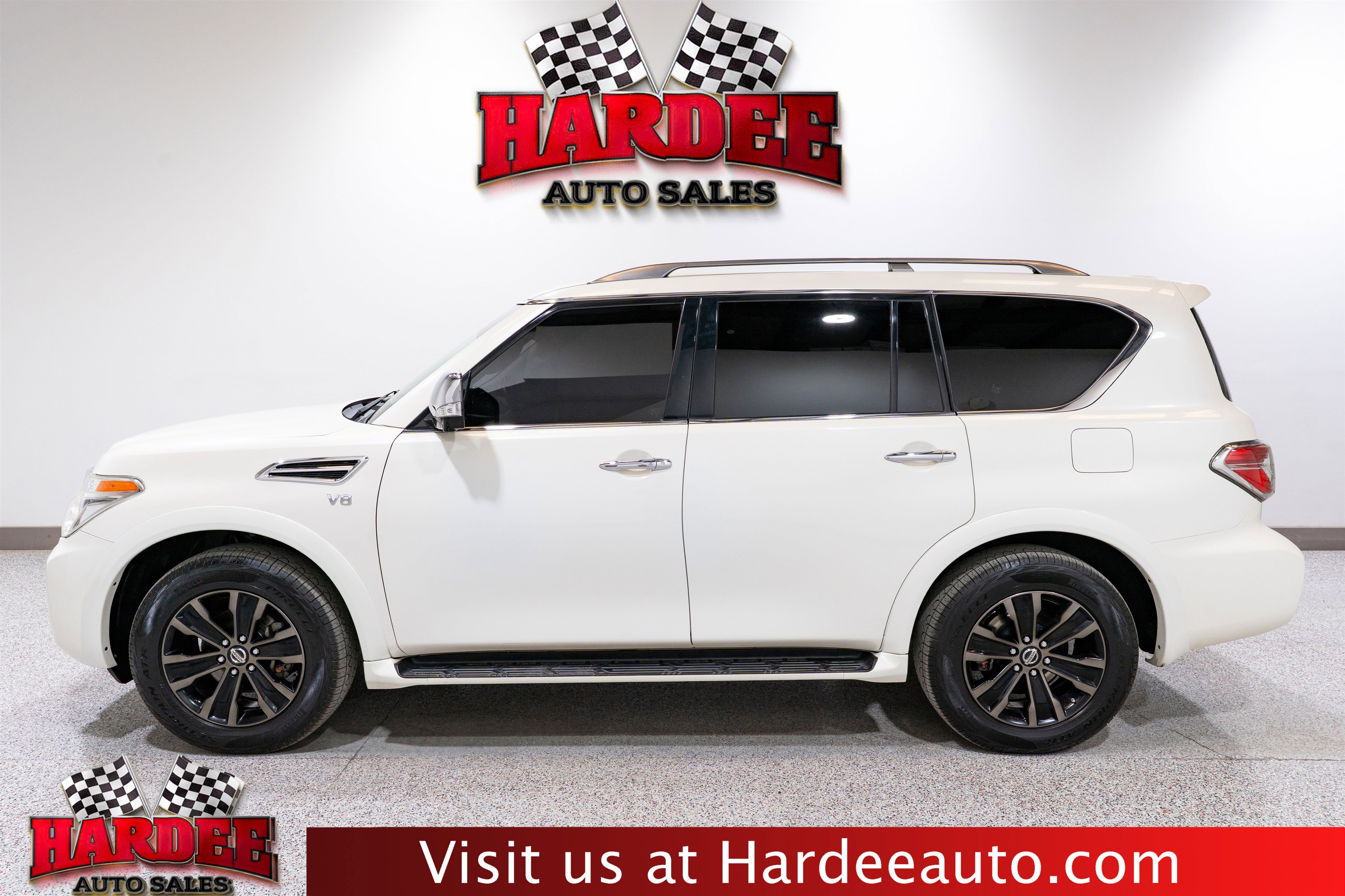 Used 2019 Nissan Armada Platinum w/ Captain's Chairs Package RWD image 1