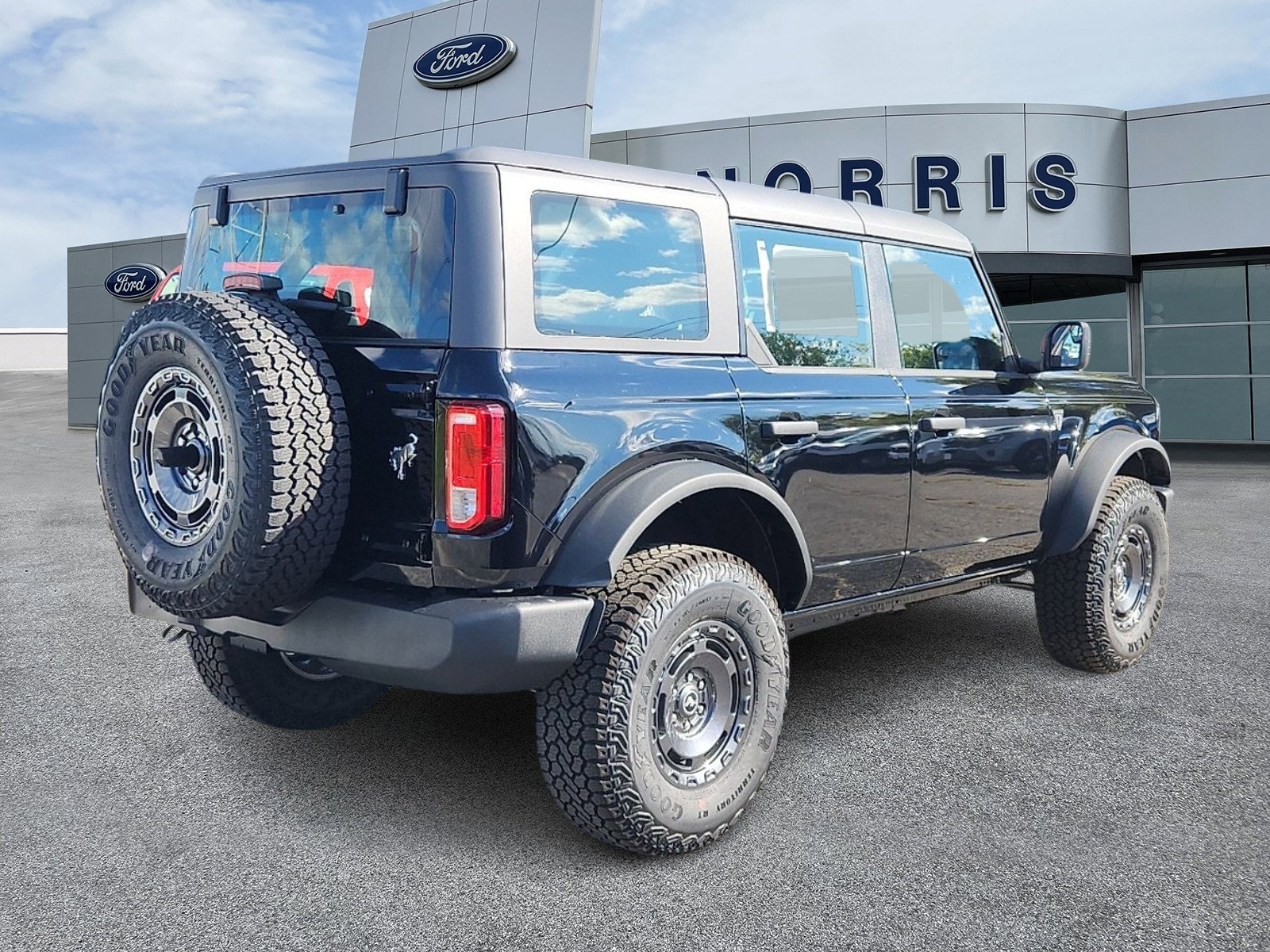 New 2025 Ford Bronco 4-Door w/ Sasquatch Package image 4