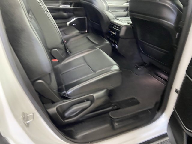 Used 2024 Jeep Wagoneer Series II w/ Flexible Seating Group image 11