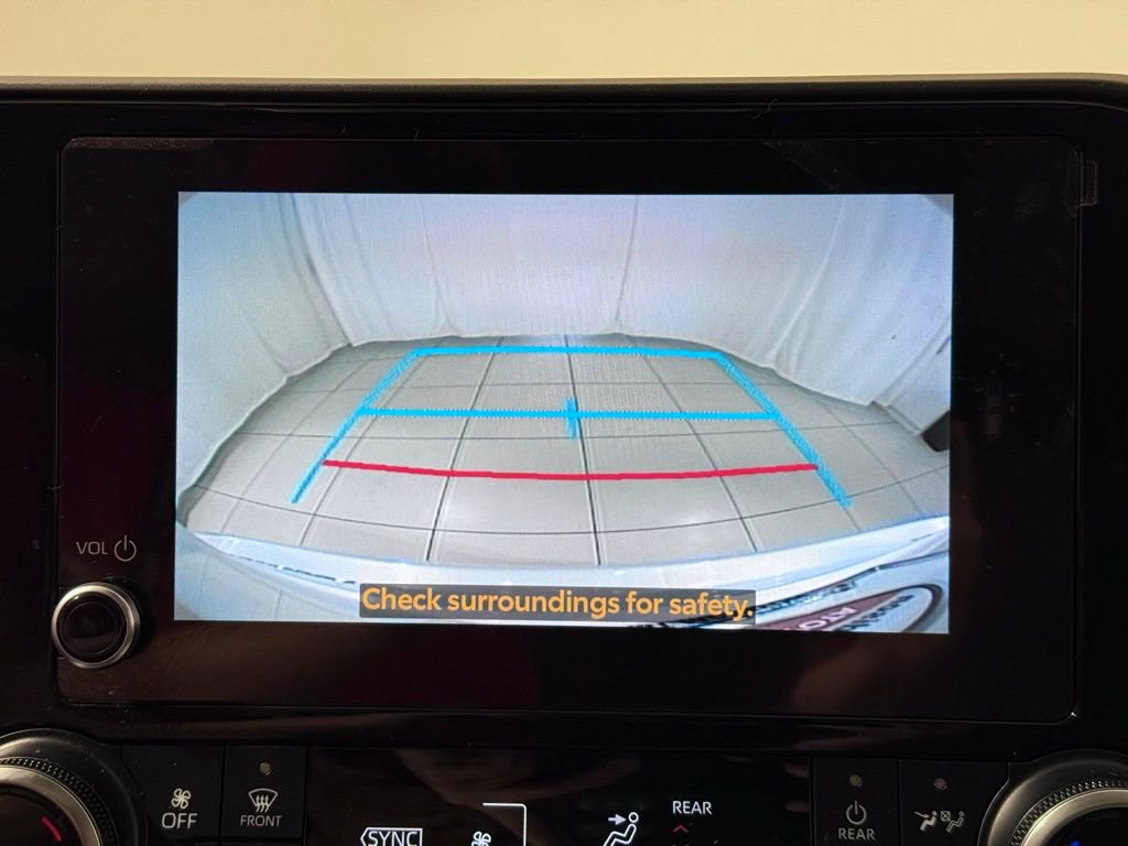 Used 2023 Toyota Highlander XLE AWD/4WD image 30