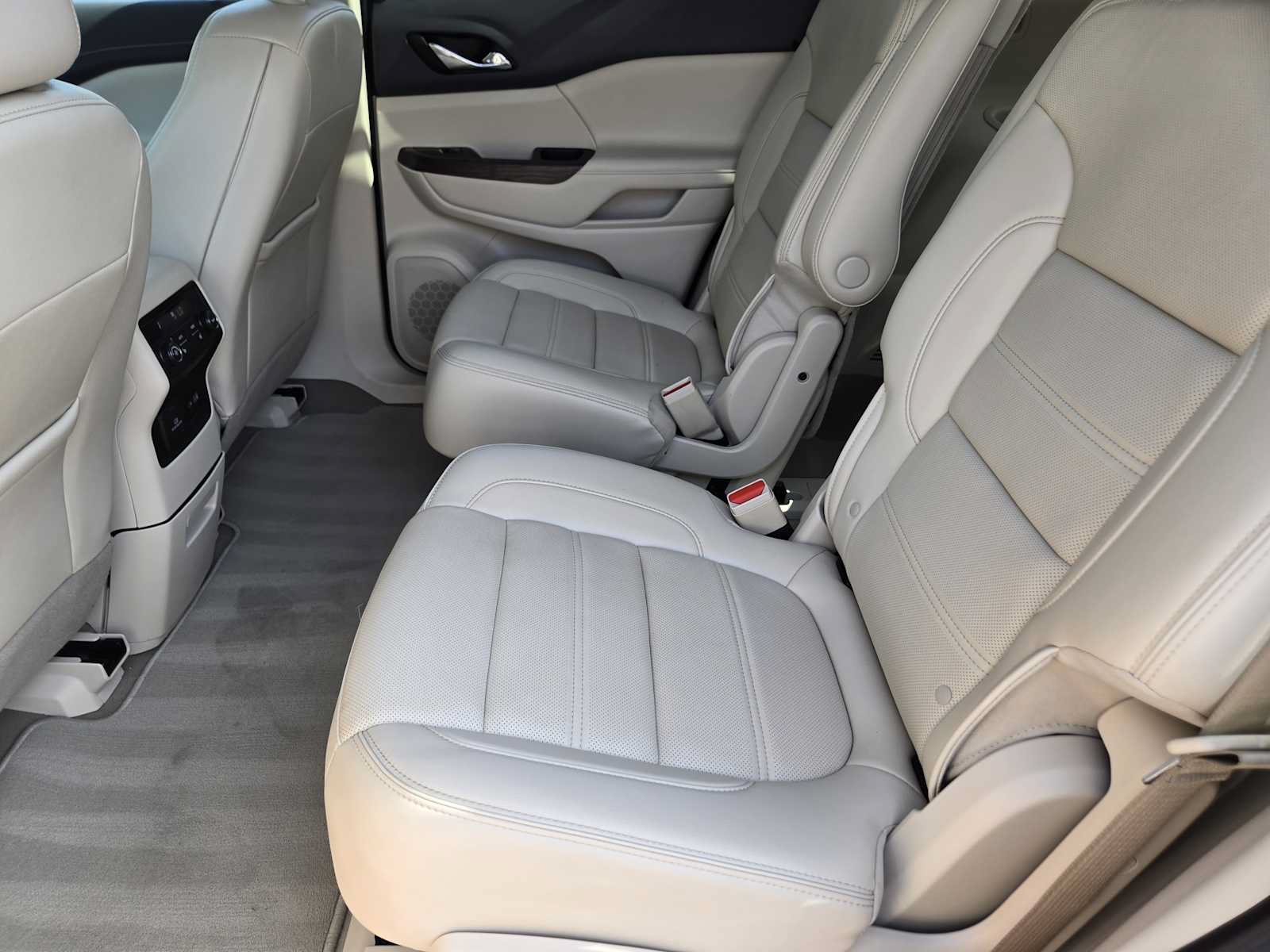 Certified 2023 GMC Acadia Denali w/ Denali Ultimate Package FWD image 30
