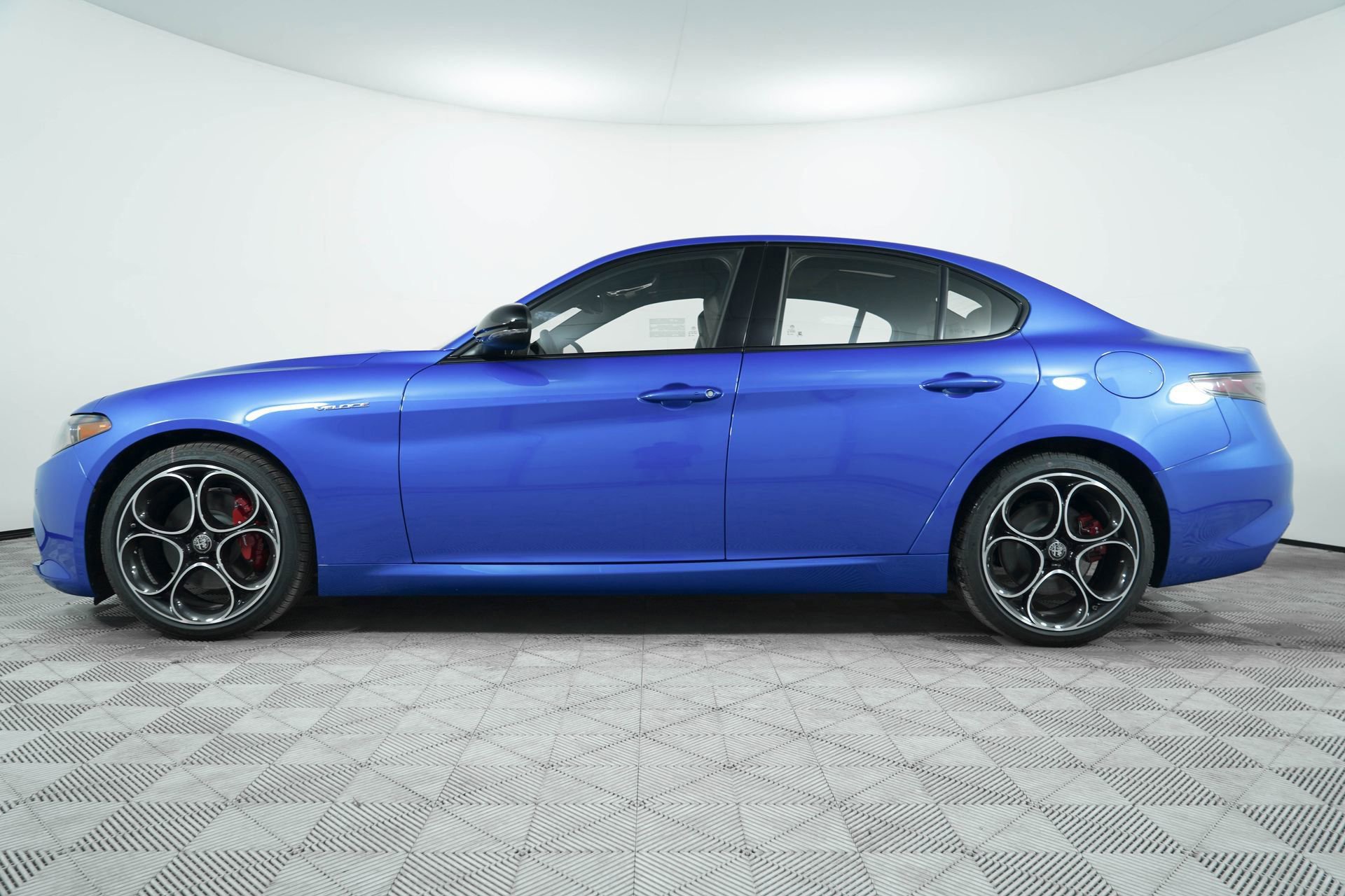 New 2025 Alfa Romeo Giulia RWD image 4