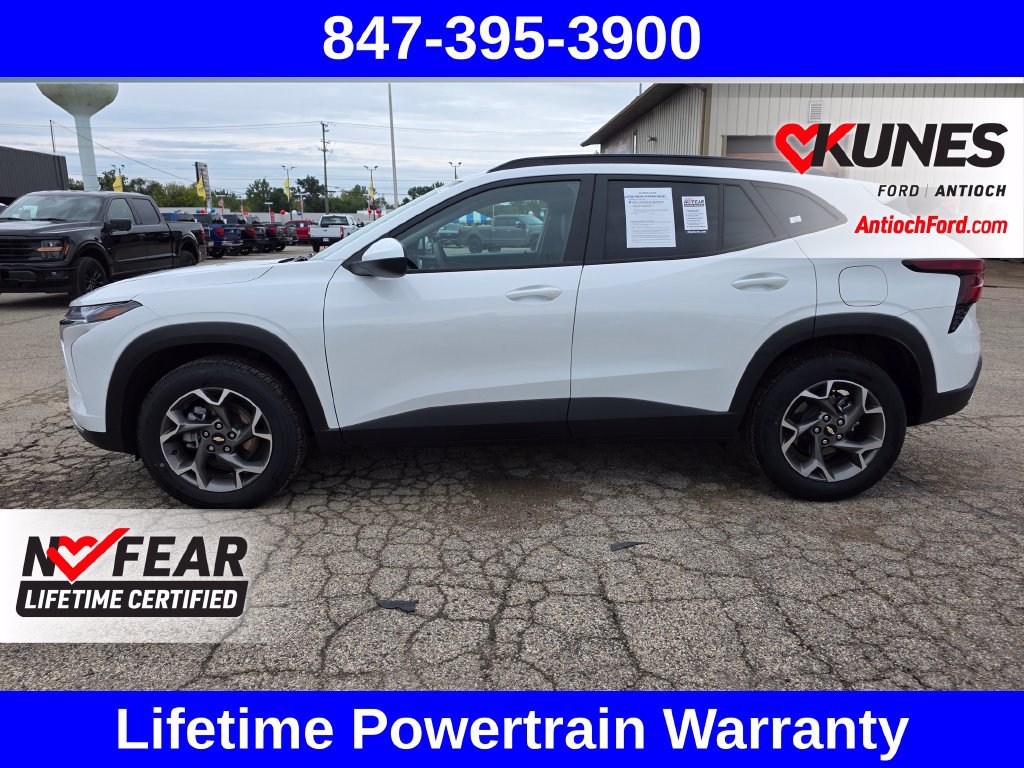 Used 2025 Chevrolet Trax LT FWD image 6